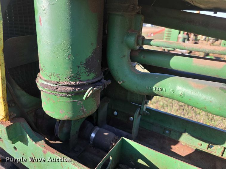 image for item DZ3564 John Deere 520 tractor