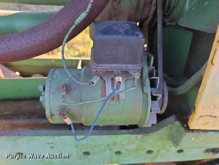 image for item DZ3564 John Deere 520 tractor