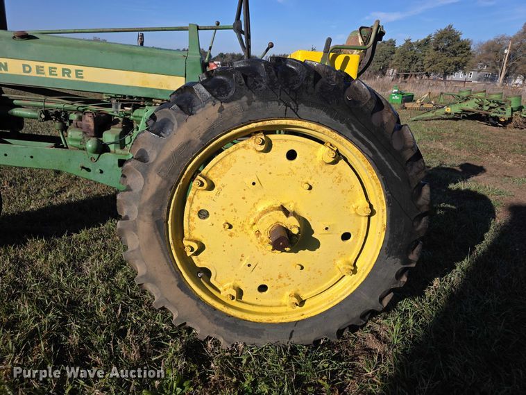 image for item DZ3564 John Deere 520 tractor