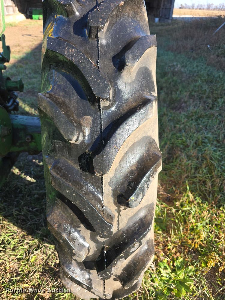 image for item DZ3564 John Deere 520 tractor