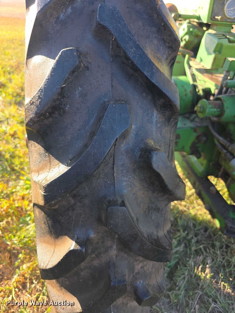 image for item DZ3564 John Deere 520 tractor