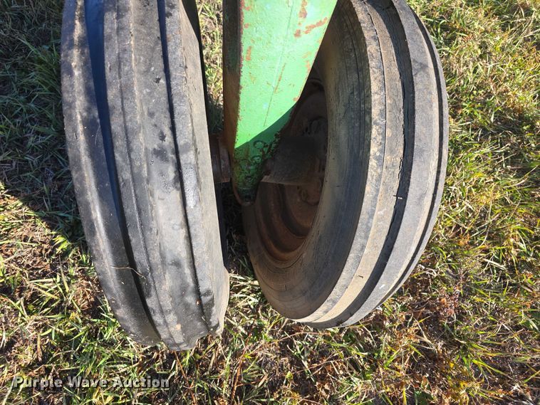 image for item DZ3564 John Deere 520 tractor