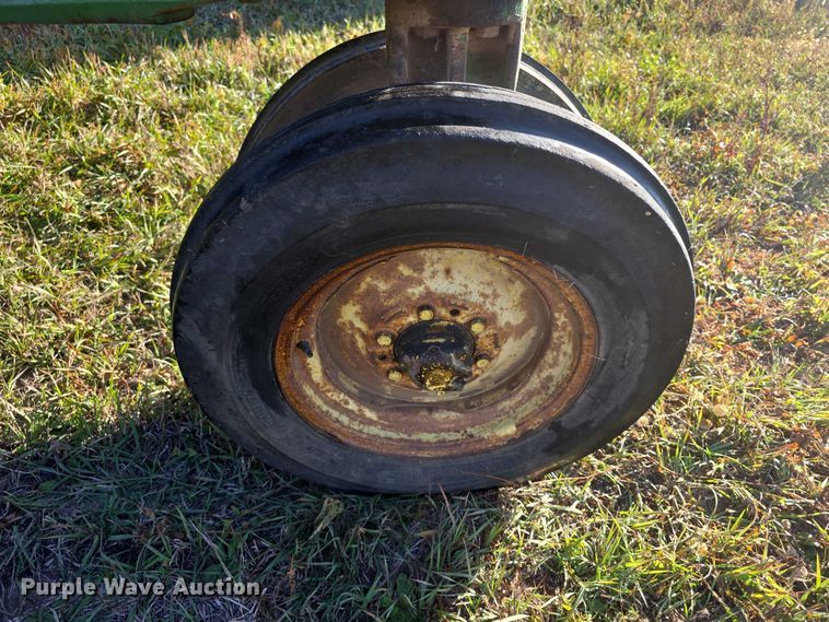 image for item DZ3564 John Deere 520 tractor