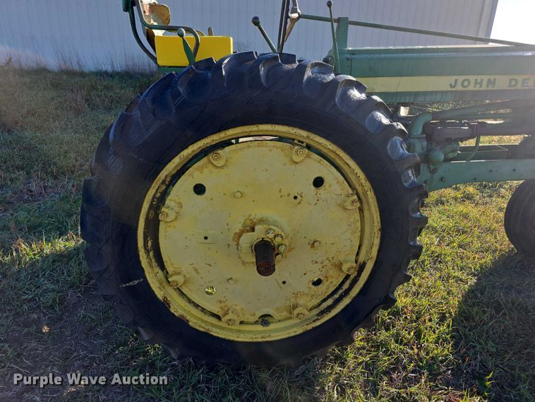 image for item DZ3564 John Deere 520 tractor