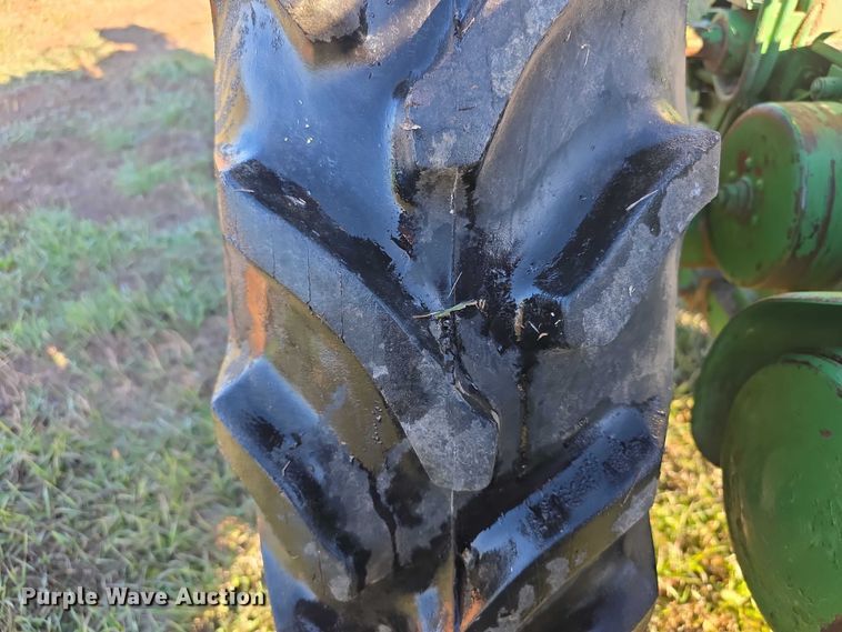 image for item DZ3564 John Deere 520 tractor