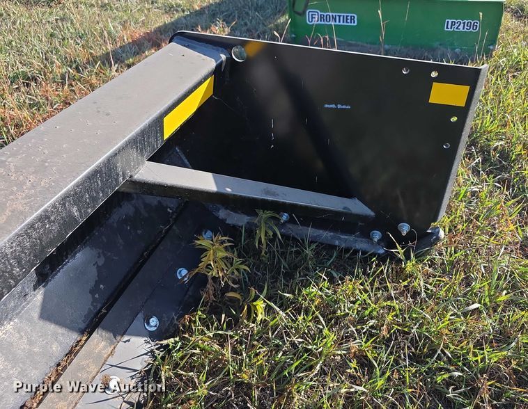 image for item DZ3567 John Deere SP10C skid steer snow pusher