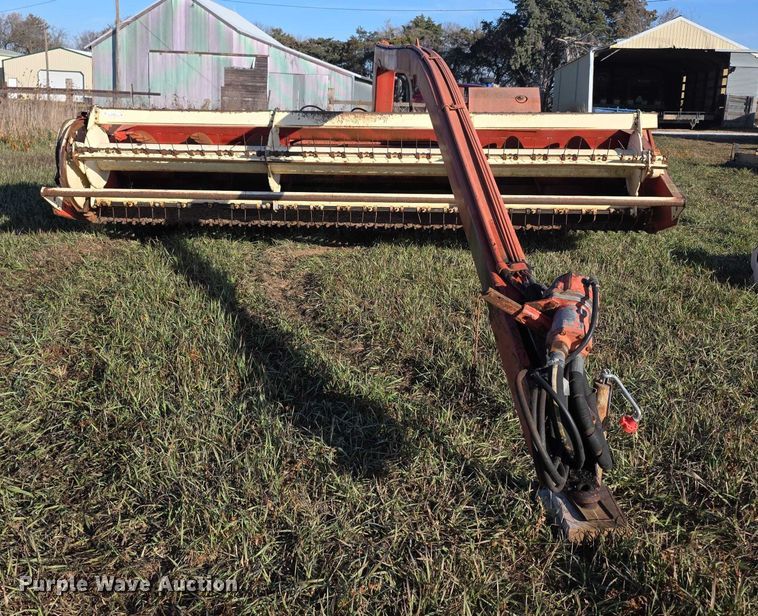 image for item DZ3569 Hesston Hydrostatic Swing 1014 swather / windrower