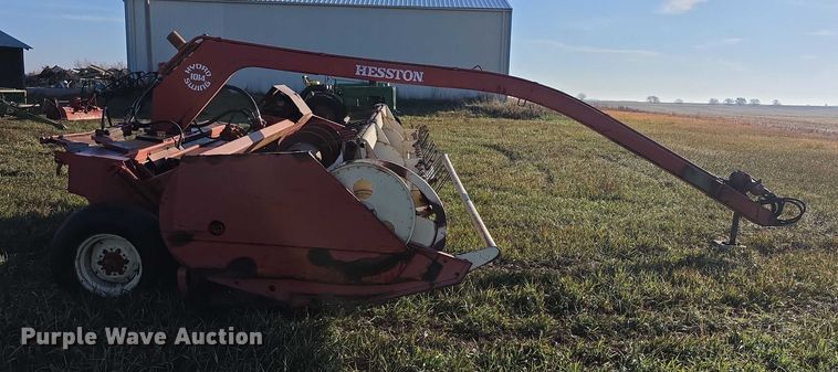 image for item DZ3569 Hesston Hydrostatic Swing 1014 swather / windrower