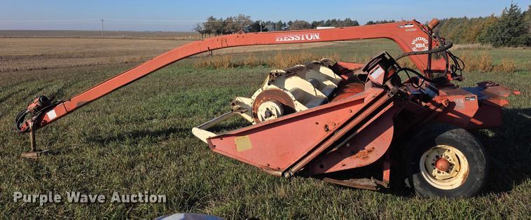 image for item DZ3569 Hesston Hydrostatic Swing 1014 swather / windrower