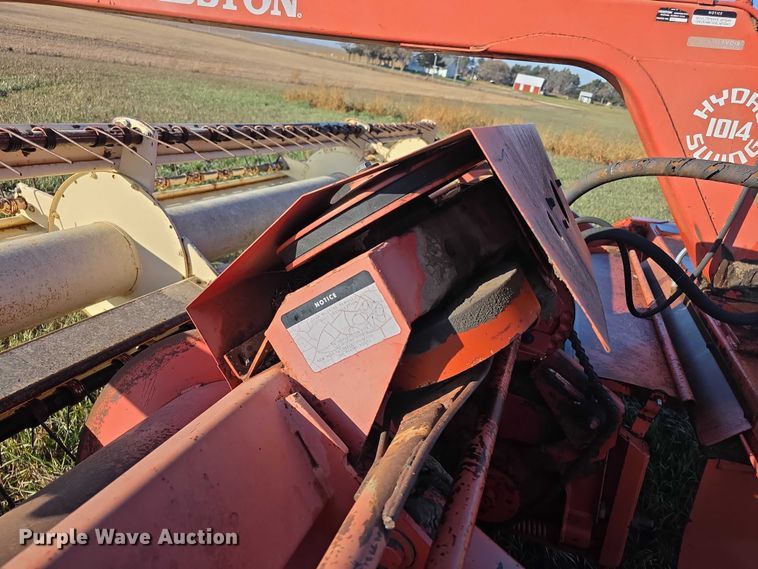 image for item DZ3569 Hesston Hydrostatic Swing 1014 swather / windrower