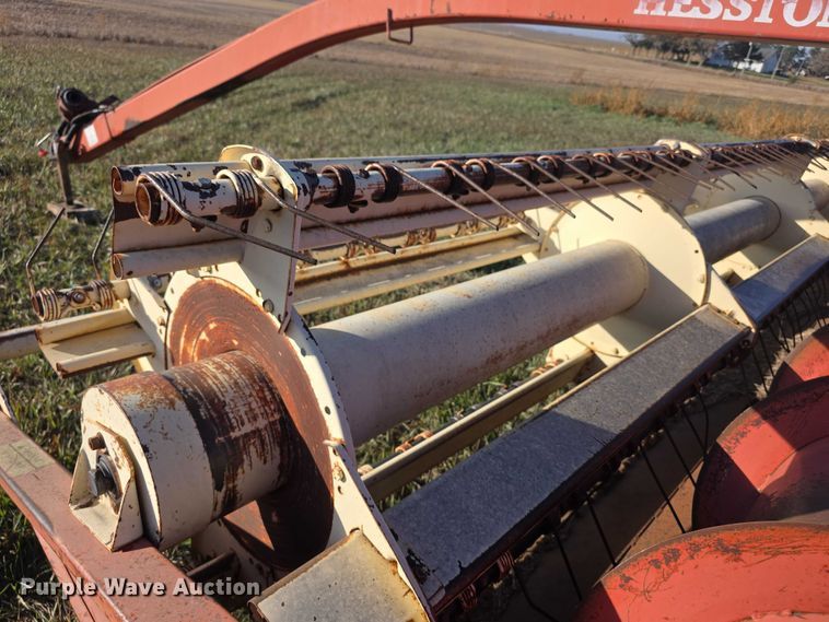 image for item DZ3569 Hesston Hydrostatic Swing 1014 swather / windrower