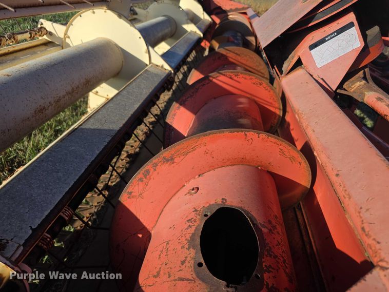 image for item DZ3569 Hesston Hydrostatic Swing 1014 swather / windrower