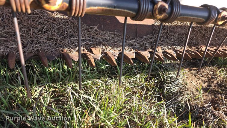 image for item DZ3569 Hesston Hydrostatic Swing 1014 swather / windrower