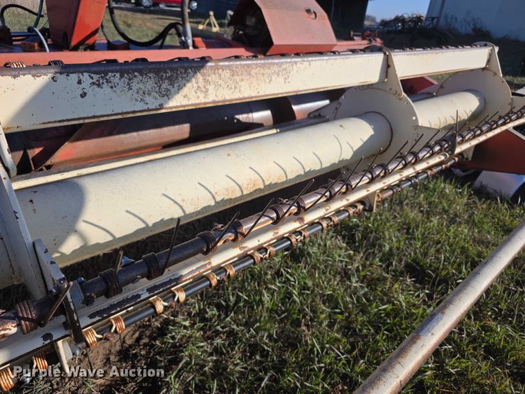 image for item DZ3569 Hesston Hydrostatic Swing 1014 swather / windrower