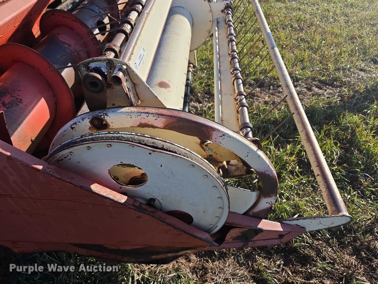 image for item DZ3569 Hesston Hydrostatic Swing 1014 swather / windrower