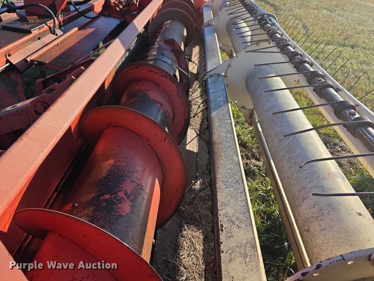 image for item DZ3569 Hesston Hydrostatic Swing 1014 swather / windrower