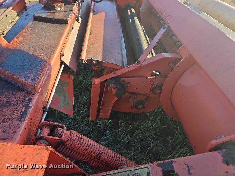 image for item DZ3569 Hesston Hydrostatic Swing 1014 swather / windrower