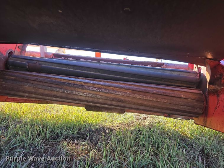 image for item DZ3569 Hesston Hydrostatic Swing 1014 swather / windrower