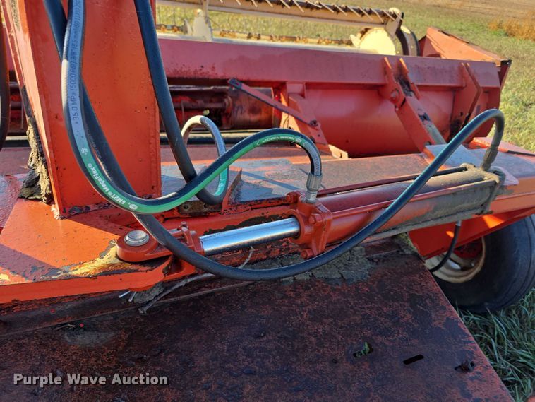 image for item DZ3569 Hesston Hydrostatic Swing 1014 swather / windrower