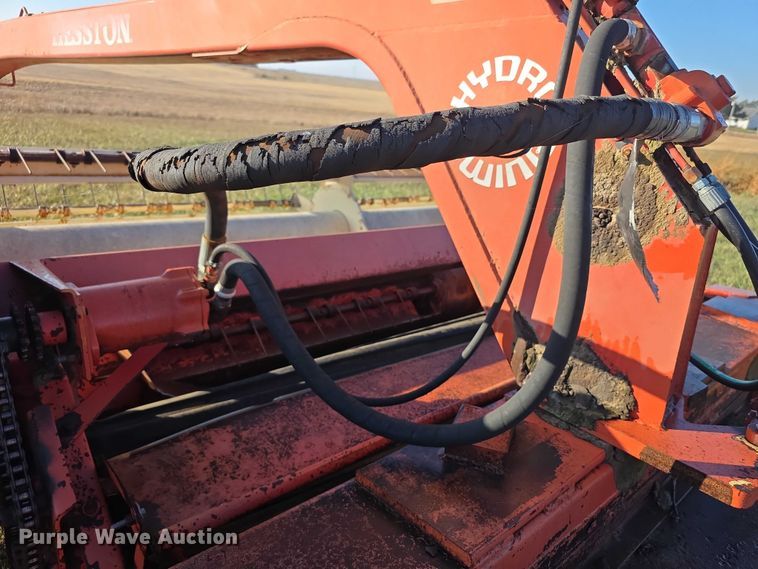 image for item DZ3569 Hesston Hydrostatic Swing 1014 swather / windrower
