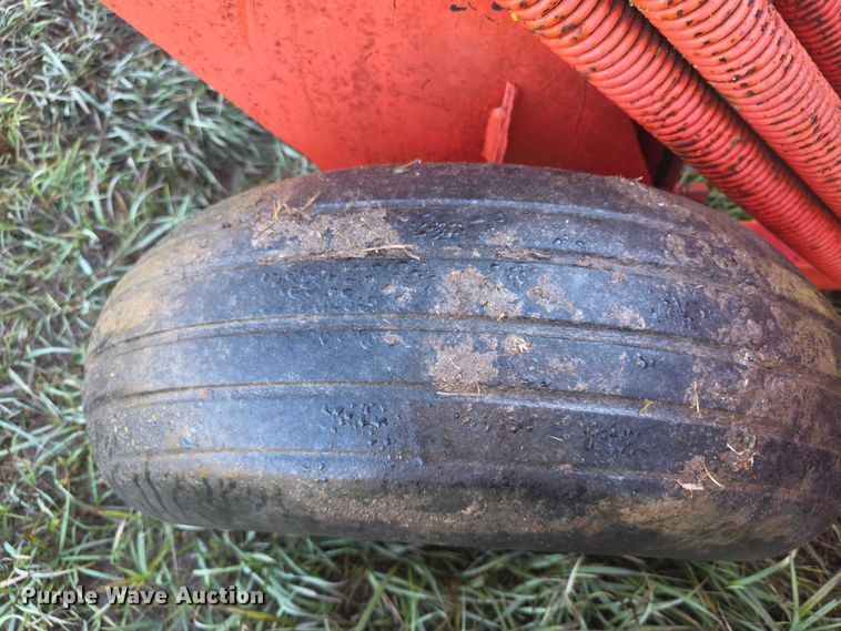 image for item DZ3569 Hesston Hydrostatic Swing 1014 swather / windrower