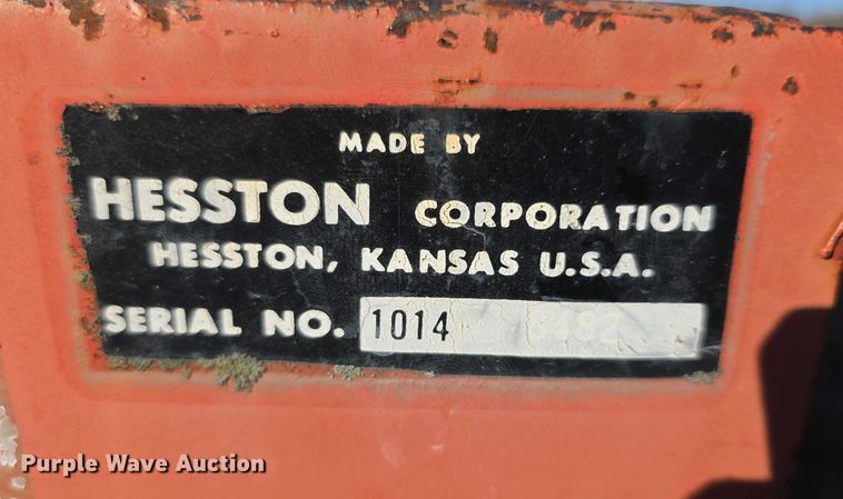 image for item DZ3569 Hesston Hydrostatic Swing 1014 swather / windrower