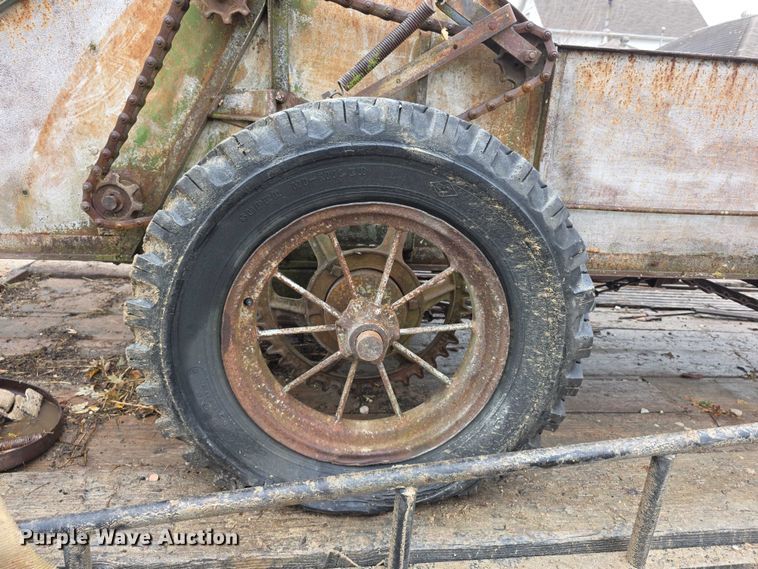 image for item DZ3585 Manure spreader