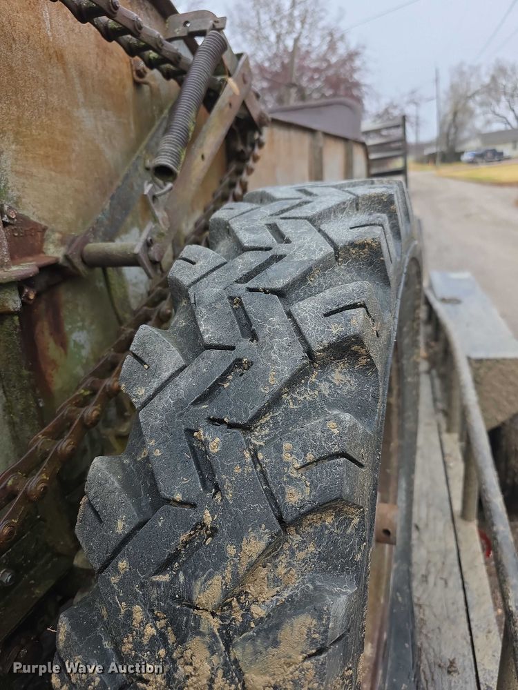 image for item DZ3585 Manure spreader