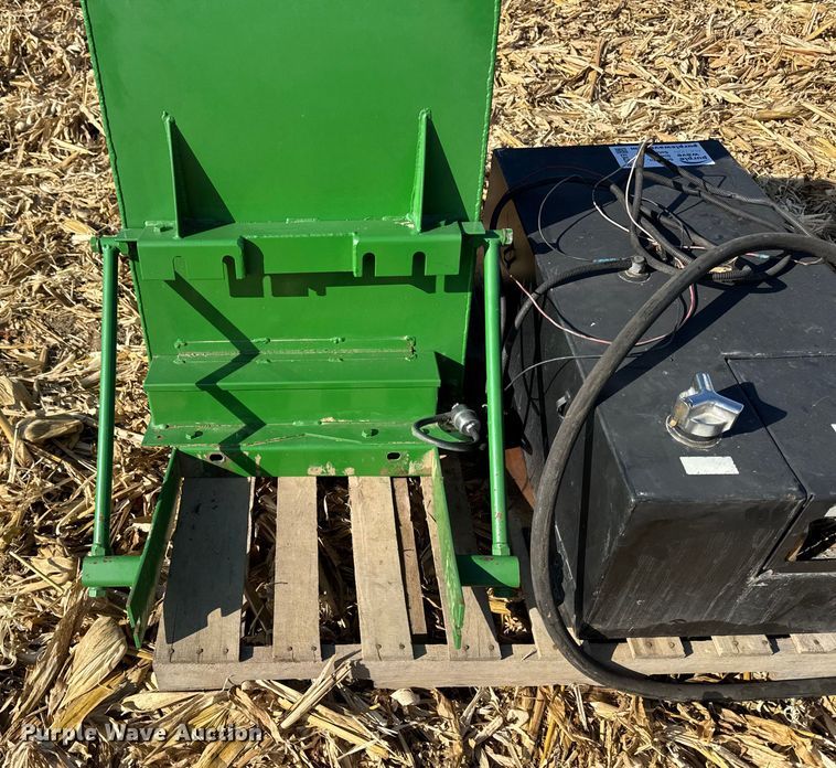 image for item EA2036 (2) fuel tanks