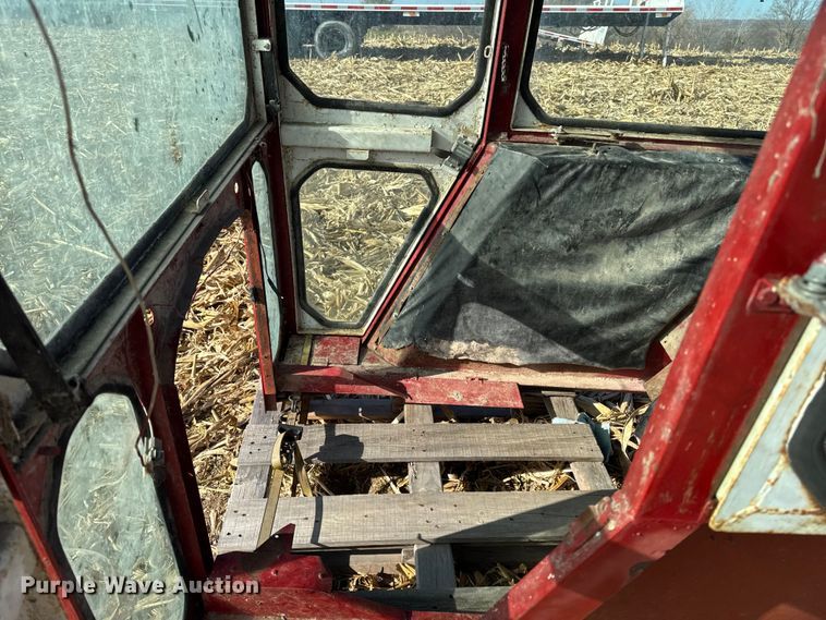 image for item EA2037 Tractor parts