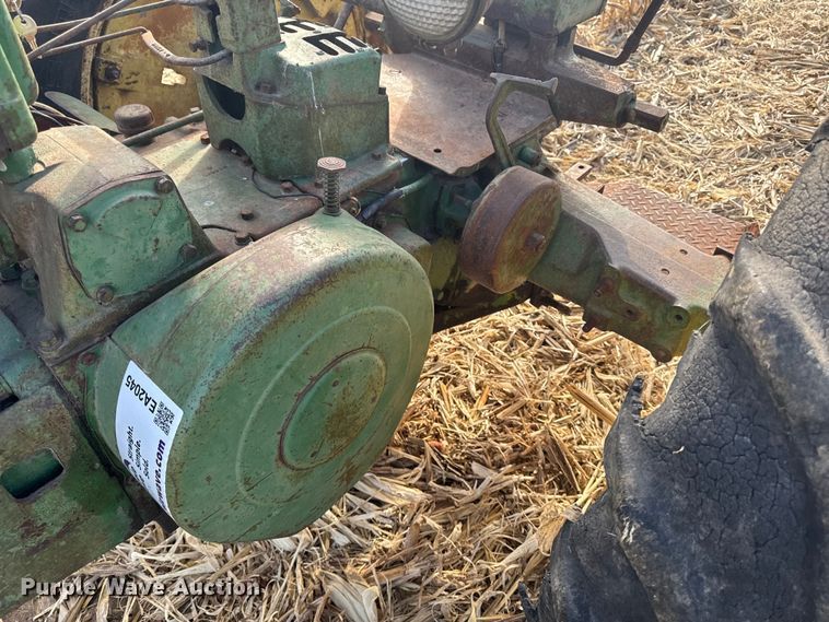 image for item EA2045 1951 John Deere B tractor