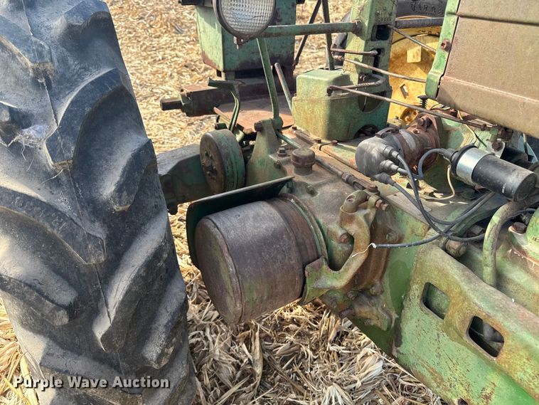 image for item EA2045 1951 John Deere B tractor