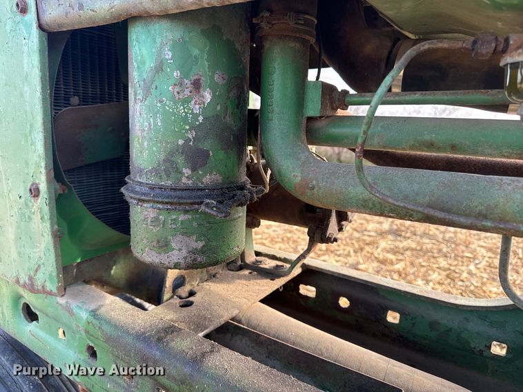 image for item EA2045 1951 John Deere B tractor