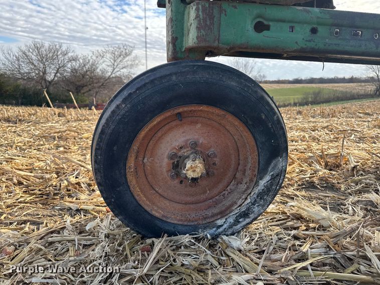 image for item EA2045 1951 John Deere B tractor