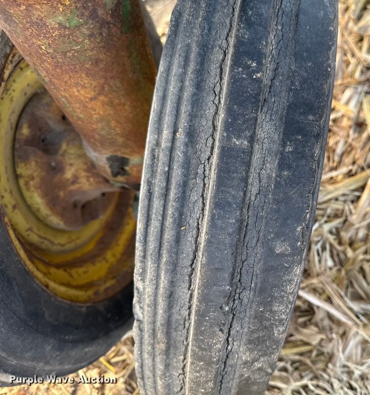 image for item EA2045 1951 John Deere B tractor