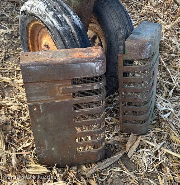 image for item EA2045 1951 John Deere B tractor