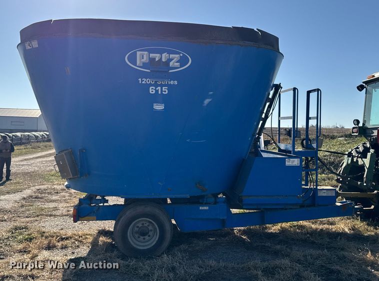 image for item EA2059 Patz 1200 Series 615 feed mixer