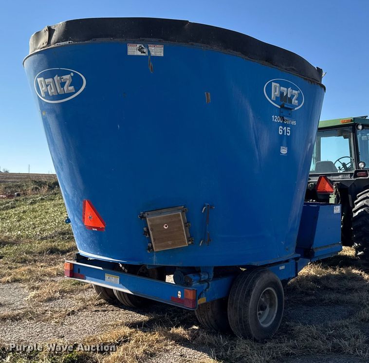 image for item EA2059 Patz 1200 Series 615 feed mixer