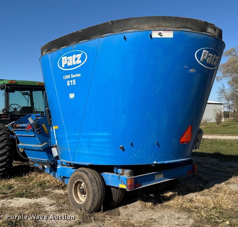 image for item EA2059 Patz 1200 Series 615 feed mixer