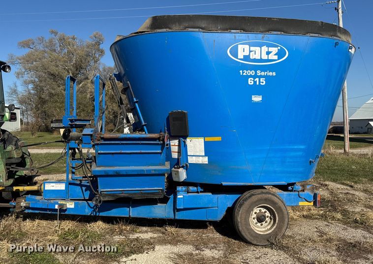 image for item EA2059 Patz 1200 Series 615 feed mixer