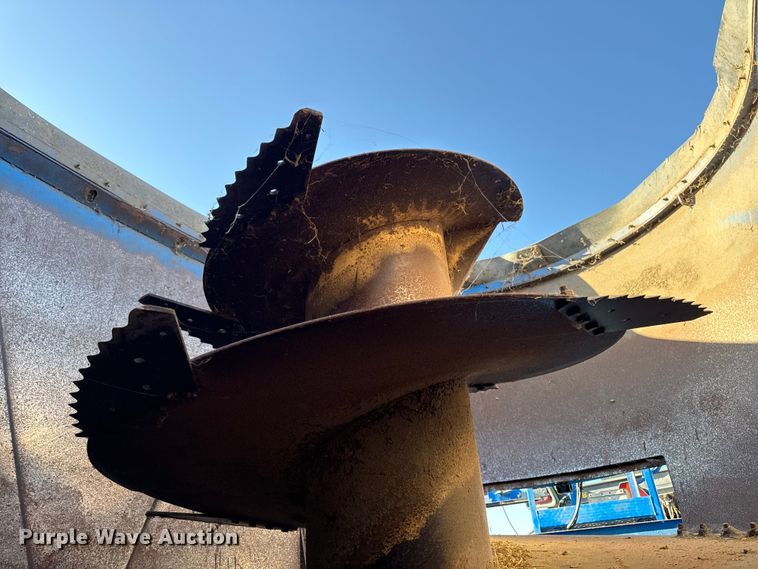 image for item EA2059 Patz 1200 Series 615 feed mixer