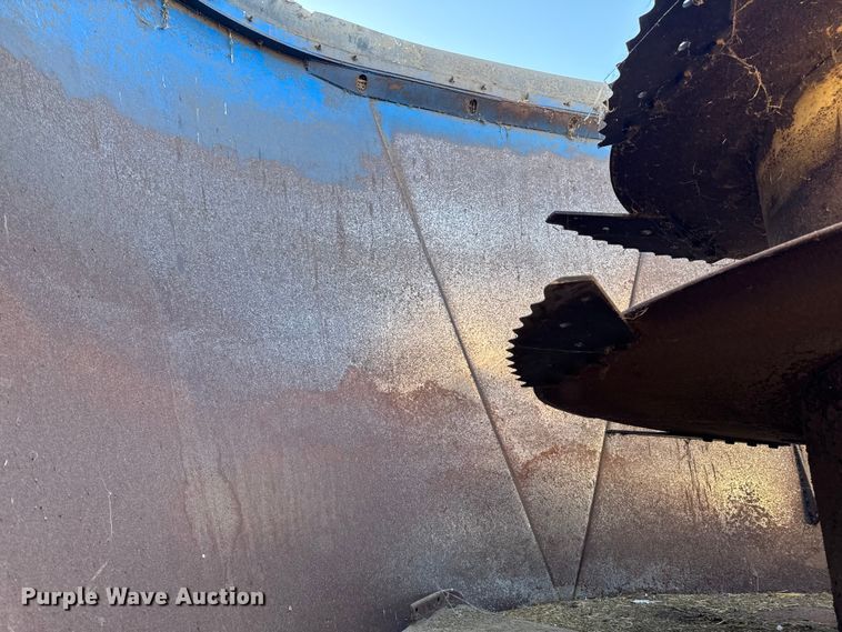 image for item EA2059 Patz 1200 Series 615 feed mixer