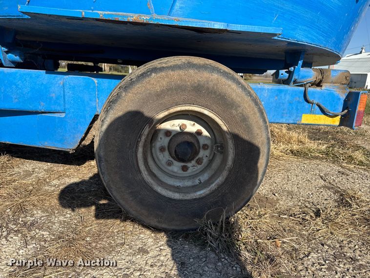 image for item EA2059 Patz 1200 Series 615 feed mixer