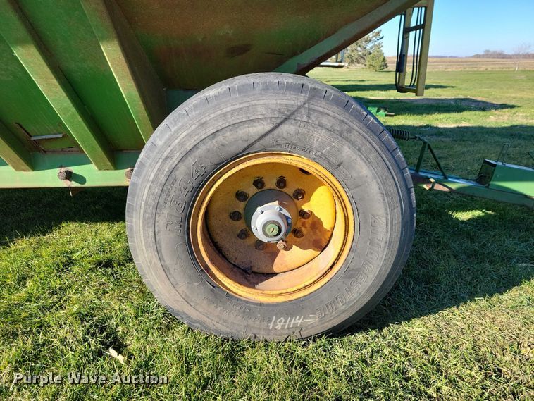 image for item EA2743 Crysteel Truckwagon grain cart