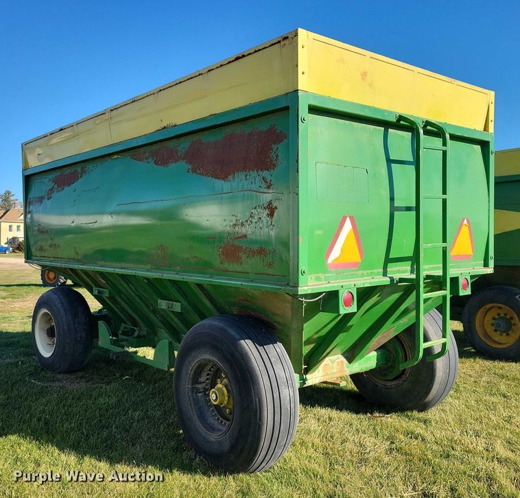 image for item EA2744 Crysteel Truckwagon grain cart