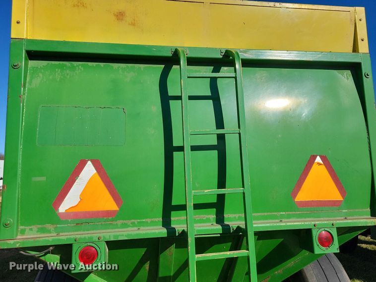 image for item EA2744 Crysteel Truckwagon grain cart