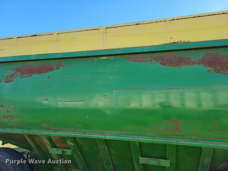 image for item EA2744 Crysteel Truckwagon grain cart