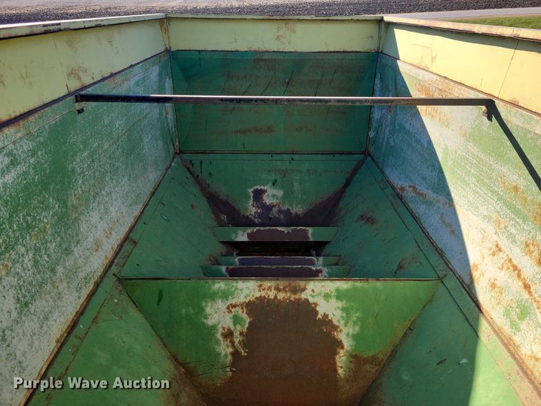 image for item EA2744 Crysteel Truckwagon grain cart