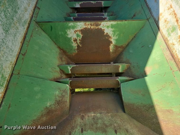 image for item EA2744 Crysteel Truckwagon grain cart