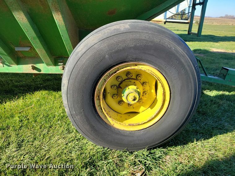 image for item EA2744 Crysteel Truckwagon grain cart